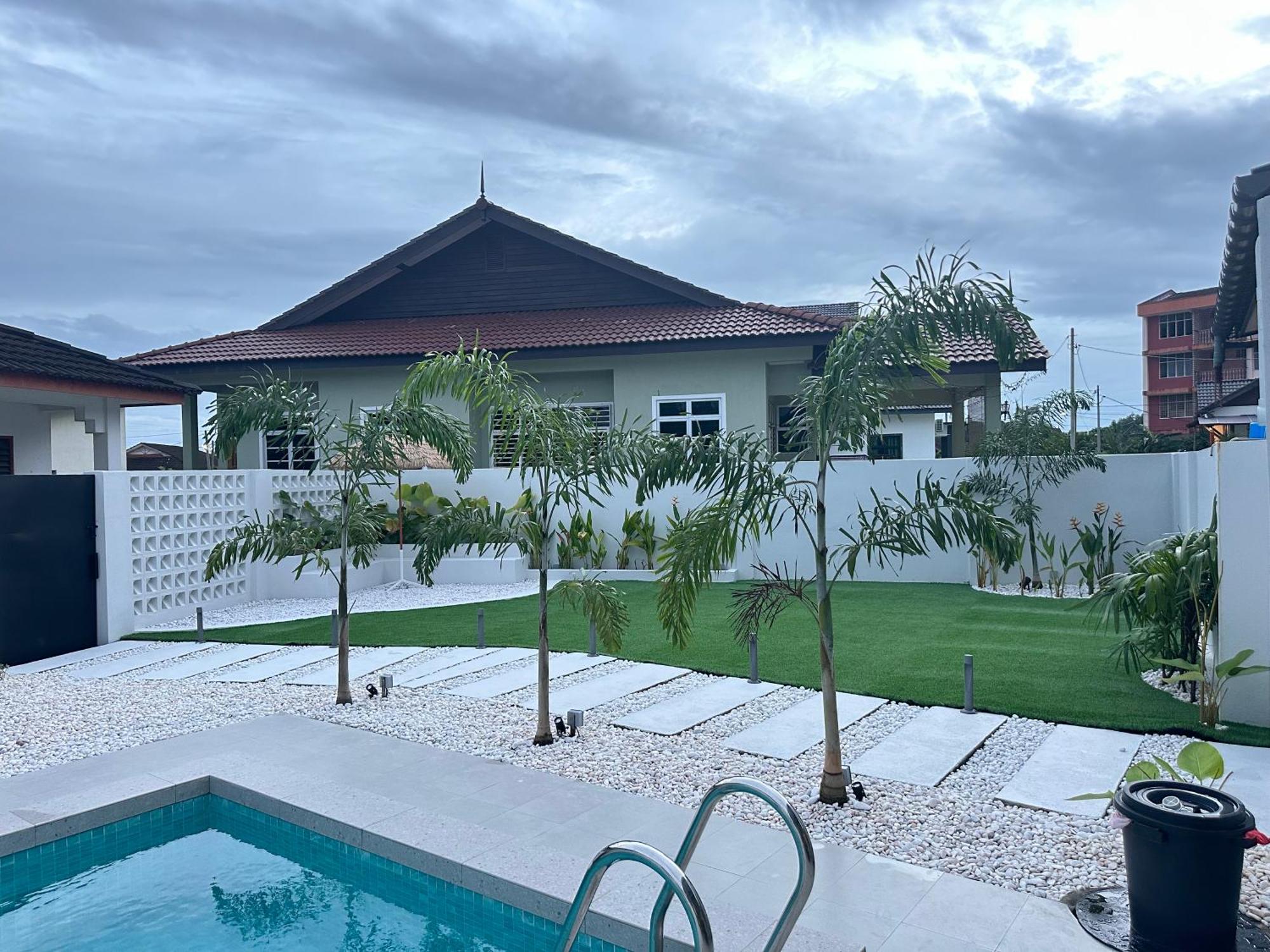 Home In Terengganu With Private Pool Куала-Тренгану Екстер'єр фото