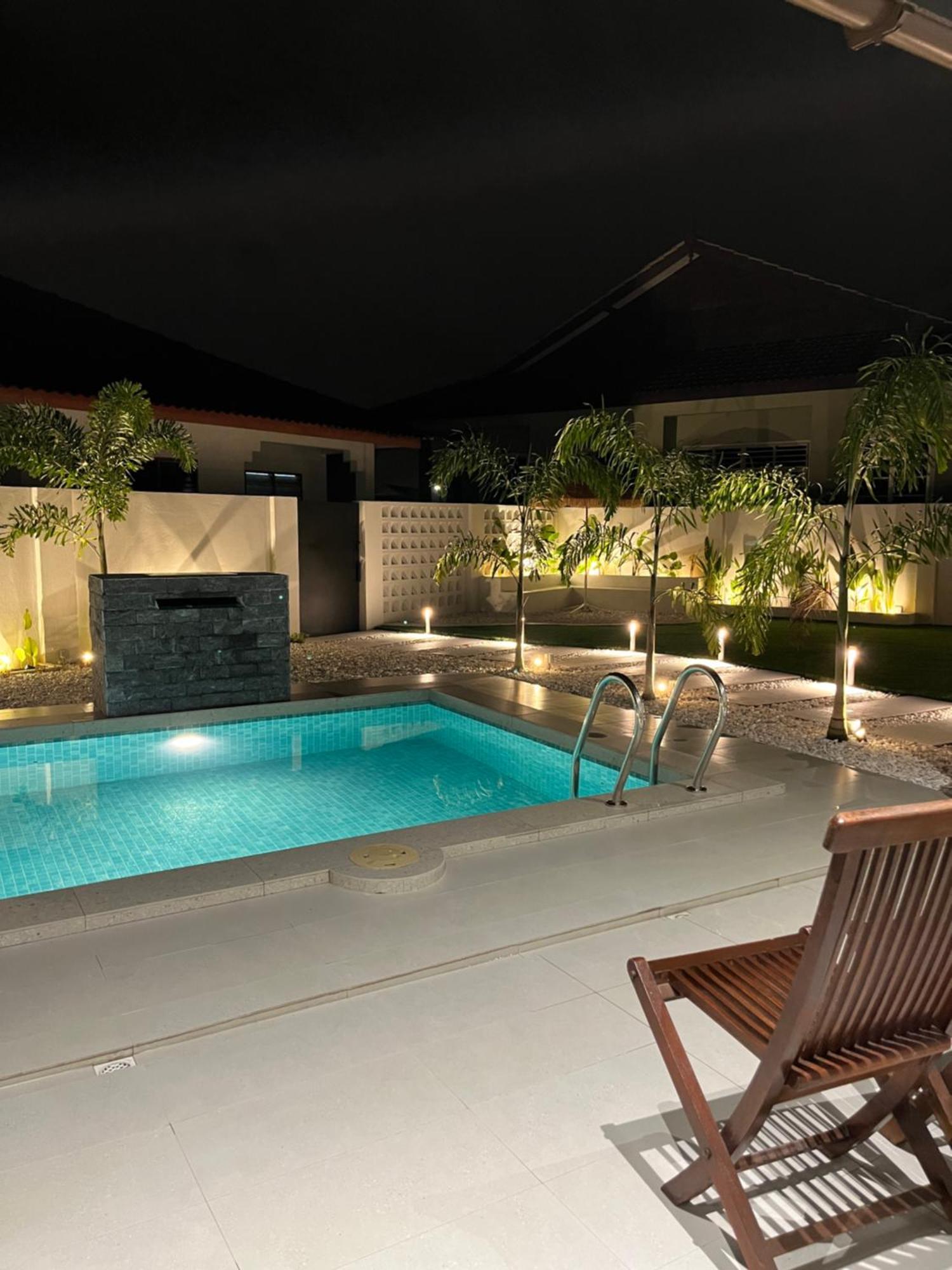 Home In Terengganu With Private Pool Куала-Тренгану Екстер'єр фото